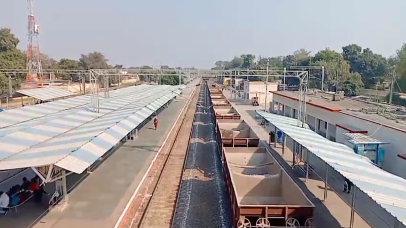 ट्रेनों के संचालन में रोक