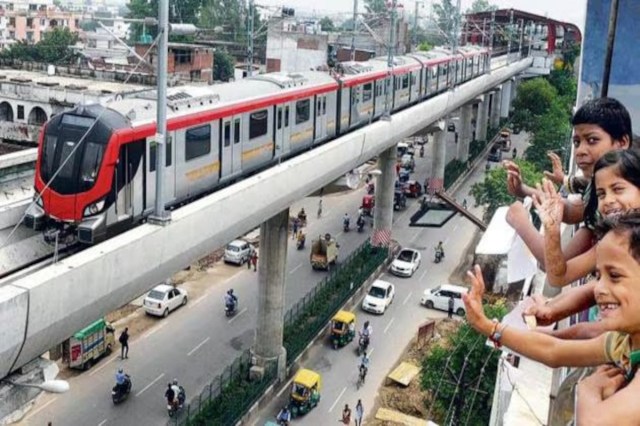 Lucknow Metro Chinese Manjha Problem