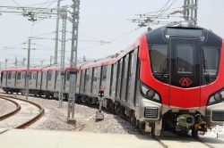 Lucknow Metro: चाइनीज मांझा बना जंजाल, 40 मिनट तक रोक दी चारबाग से एयरपोर्ट की
मेट्रो लाइन, UPMRC ने की अपील - image