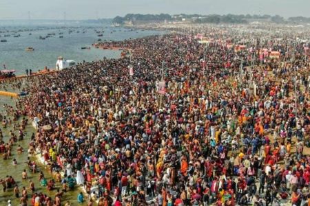 अफवाह फैलाने वालों के खिलाफ UP Police का एक्शन, 140 सोशल मीडिया हैंडल पर केस दर्ज