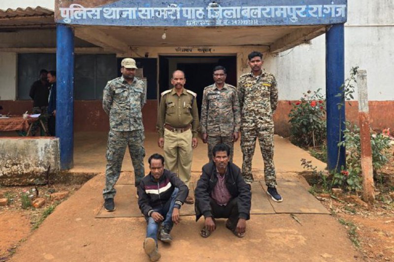 Naxalite panic: पंचायत चुनाव में गांवों में नक्सल बैनर-पोस्टर लगाने वाले 2 युवक गिरफ्तार, ये थी मंशा