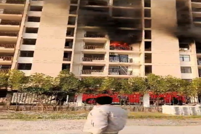 Lucknow Paarth Republic Apartment Fire