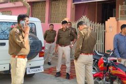 Police Raid: अचानक होटल, रेस्टोरेंट और कैफे सेंटर्स में पहुंची पुलिस, मच गया
हड़कंप - image