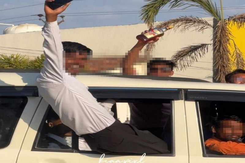 Students car stunt case: स्टंटबाजी मामले में 12वीं बोर्ड के 11 छात्र-छात्राओं को नोटिस, परीक्षा से हो सकते हैं वंचित