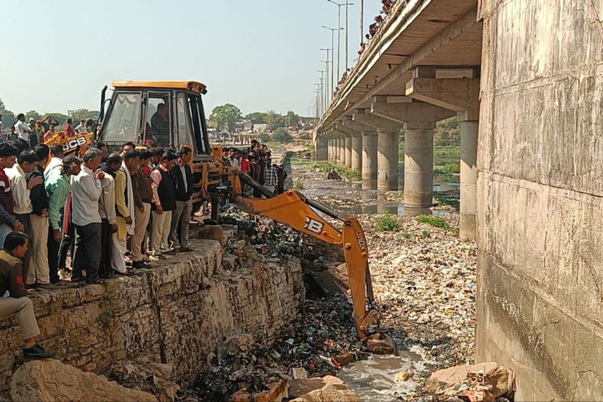 पत्नी बच्चों को लेकर मायके गई, 4 महीने से नहीं आई वापस, तो पति ने दे दी जान