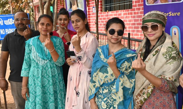 Chhattisgarh News: Citizens arrived to vote in urban body elections