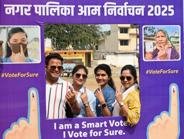 Chhattisgarh News: Citizens arrived to vote in urban body elections