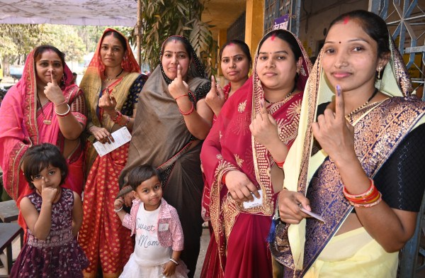 Chhattisgarh News: Citizens arrived to vote in urban body elections