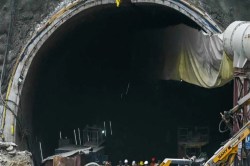 Telangana Tunnel Collapse: तेलंगाना सुरंग से 8 मजदूर अभी भी फंसे, NDRF ने बचाव
कार्य किया तेज - image