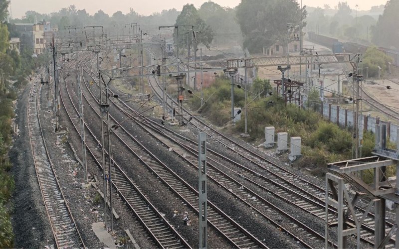 Automatic signaling is being done at all stations from Bina to Dholpur.