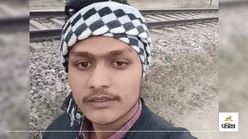 Young man committed suicide by jumping in front of a train in Amroha