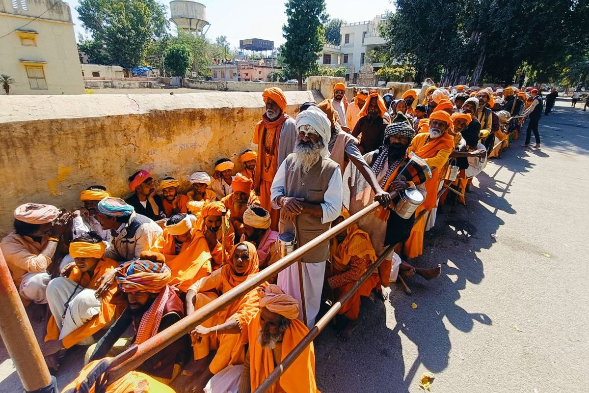 मनु मार्ग स्थित गुरुद्वारे में संतों का भंडारा, देखें वीडियो 