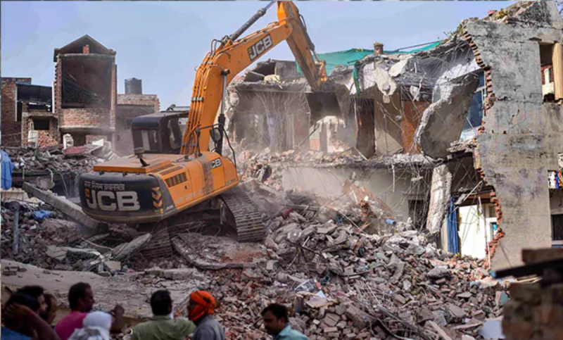 Many houses and shops were demolished in the colony in Bhopal