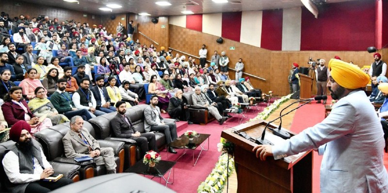 497 युवाओं को सरकारी नौकरियों के नियुक्ति पत्र