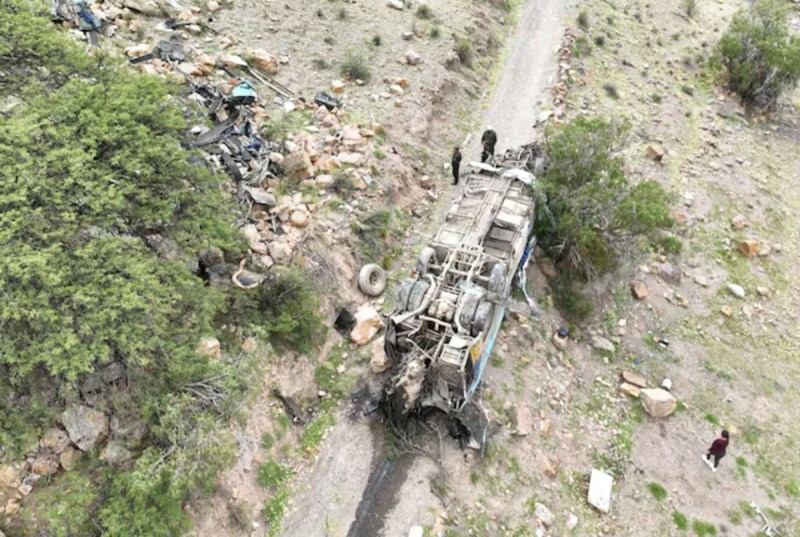 Bus crash in Bolivia