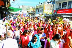 गाजे-बाजे के साथ निकाली भगवान विश्वकर्मा की शोभायात्रा - image