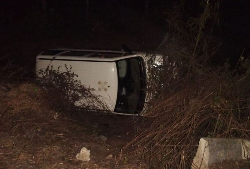 तेज रफ्तार ट्रक ने आरपीएस अफसर की गाड़ी को मारी टक्कर