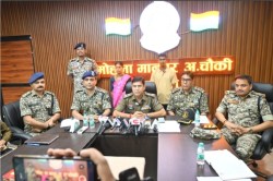 CG Naxal Surrender: 10 लाख के इनामी नक्सल कमांडर ने पत्नी सहित कर दिया सरेंडर,
पुलिस को मिली सफलता.. - image