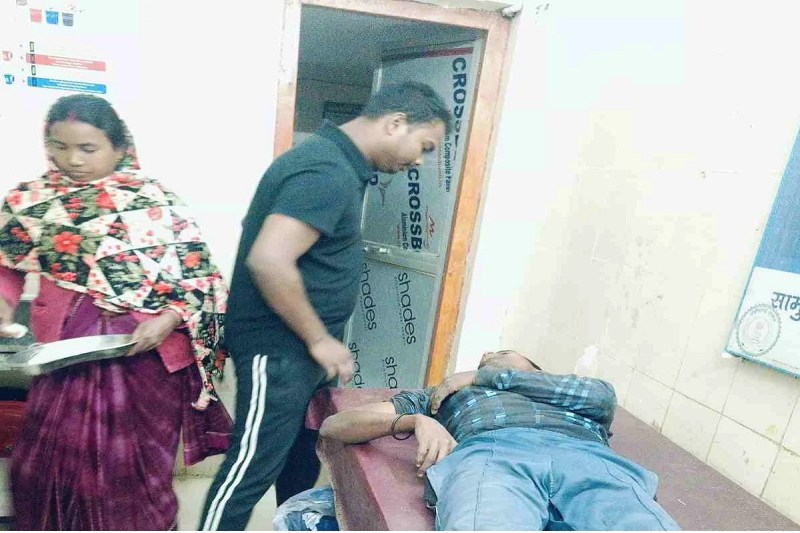 चुनाव लड़ रही महिला प्रत्याशी के बेटे ने मजदूर को बंधक बनाकर 4 घंटे तक पीटता रहा, फिर..