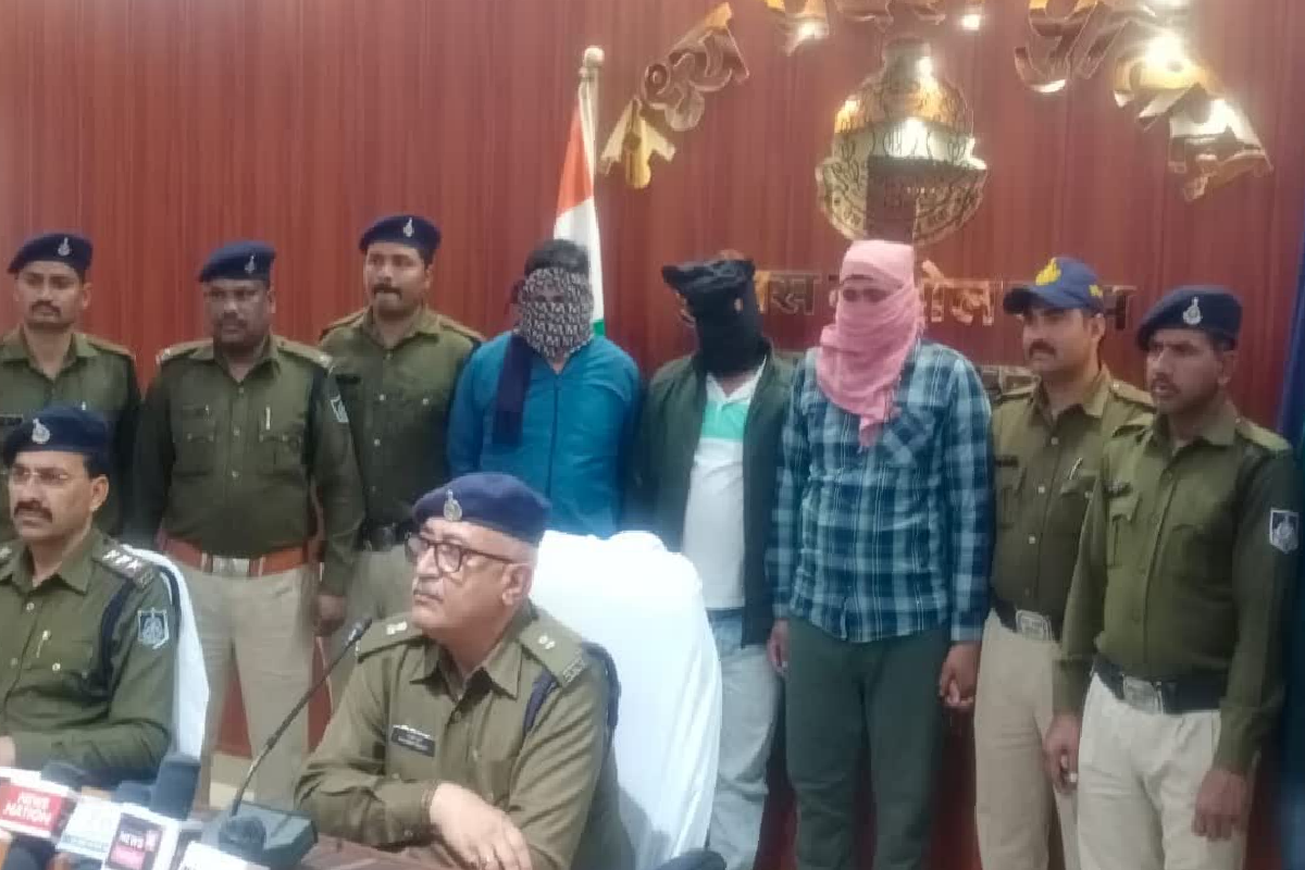 दो पुलिसकर्मी निकले गांजे के तस्कर, 84 किलो माल के साथ गिरफ्तार