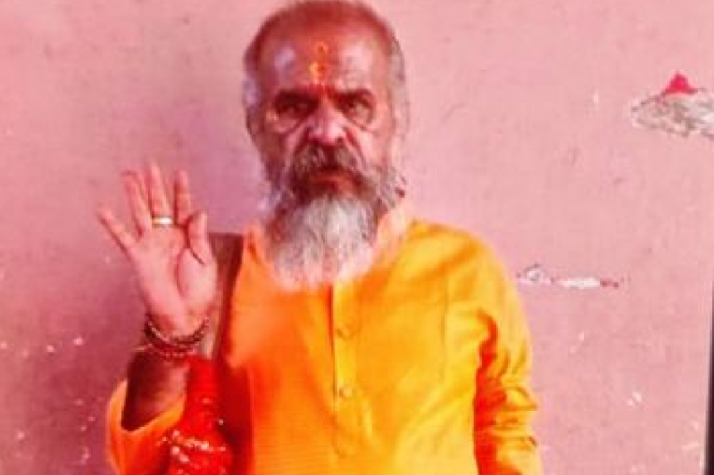 Baba Mahesh Giri of Juna Akhara breathed his last while returning from Prayagraj Mahakumbh 2025 in barwani mp