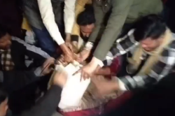 मेहंदीपुर बालाजी मंदिर के पुजारी ने की आत्मदाह करने की कोशिश, पुलिस पर गंभीर
आरोप - image