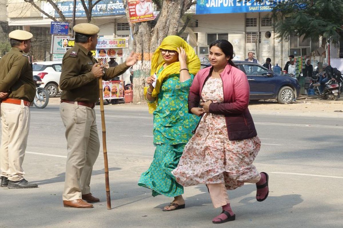 आरएएस प्री: ऐनवक्त पर दौड़ते-भागते परीक्षा केन्द्र पहुंचे, कई युवा रह गए वंचित