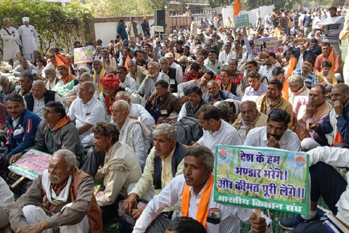 Farmers protest: प्रदेश भर के किसानों का भोपाल में प्रदर्शन, देखें वीडियो