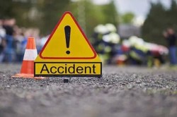 CG Accident: लापरवाह वाहन चालक की वजह से दो लोगों की मौत, पैदल चल रहे ग्रामीणों
को मारी ठोकर - image