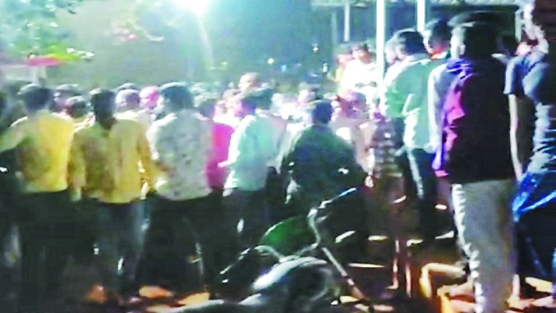 डौंडीलोहारा जनपद अंतर्गत पंचायत चुनाव में ग्राम पंचायत कोरगुड़ा में मतगणना के दौरान जमकर हंगामा हो गया। यहां दो बार चुनाव जीत की घोषणा की, जिससे ग्रामीण व सरपंच प्रत्याशियों के समर्थकों ने हंगामा कर दिया।