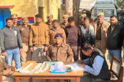 एसओजी और पुलिस की चोरों से मुठभेड़, चार गिरफ्तार, सिपाही समेत दो घायल - image