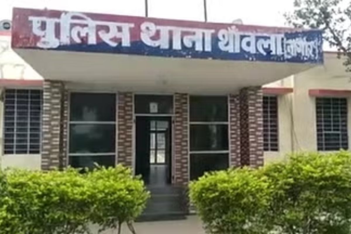 बजरी माफिया से पुलिस की दाेस्ती, नागौर SP ने 4 पुलिसकर्मियों को किया लाइन हाजिर;
17 सीसीए का नोटिस थमाया