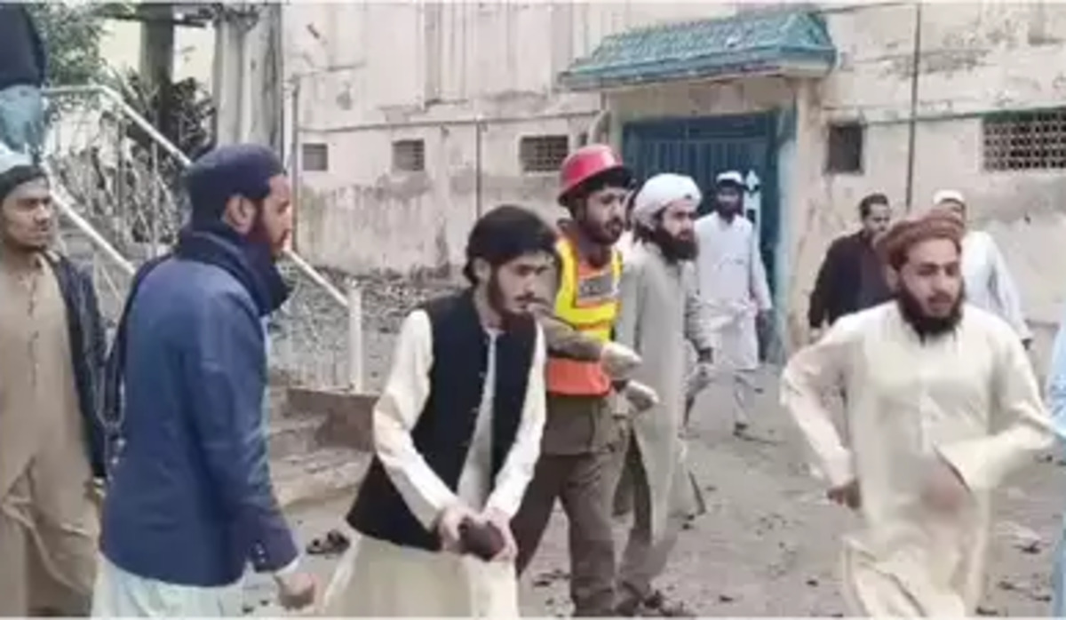 Bomb blast in mosque in Pakistan