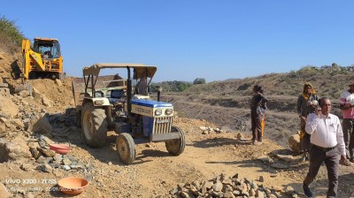 एक जेसीबी, दो मिनी ट्रक व एक टे्रक्टर जब्त कर जमोड़ी थाने में खड़ा कराया, खनिज अधिनियम के तहत की जाएगी कार्रवाई