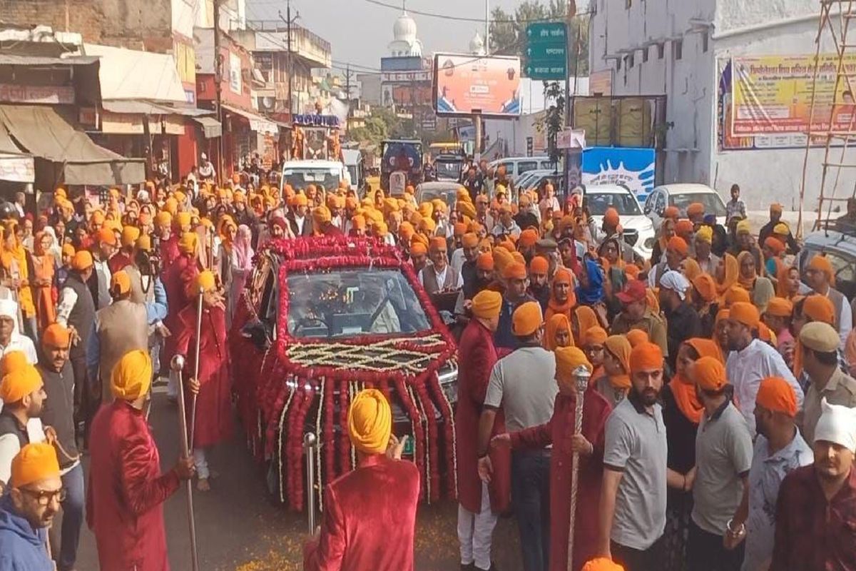 गुरमुख समागम से पूर्व नगर कीर्तन निकला, देखें वीडियो 