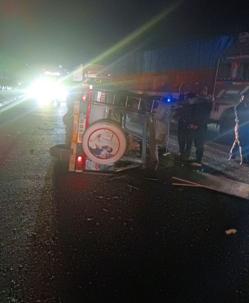 अमदरा थाना अंतर्गत नेशनल हाइवे-30 पर बड़ा हादसा