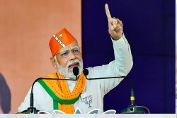 PM Modi Targets Congress: जार्ज फर्नांडीज को लगाई गई हथकड़ियां… PM मोदी ने
विपक्ष पर साधा निशाना - image