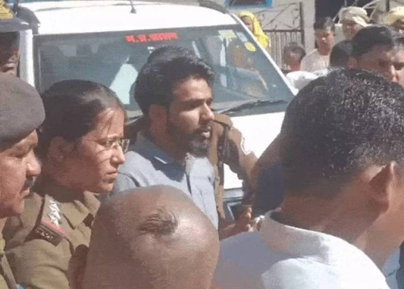 IAS officer entered the house of MLA in MP