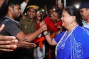 ‘मैडम आप दोबारा सीएम बन जाओ’, पूर्व CM वसुंधरा से BJP कार्यकर्ता ने की अपील;
राजे ने दिया ऐसा जवाब
