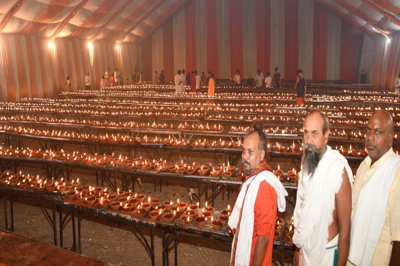 Mata Rani was seated in the auspicious moment, rituals will continue for eight days