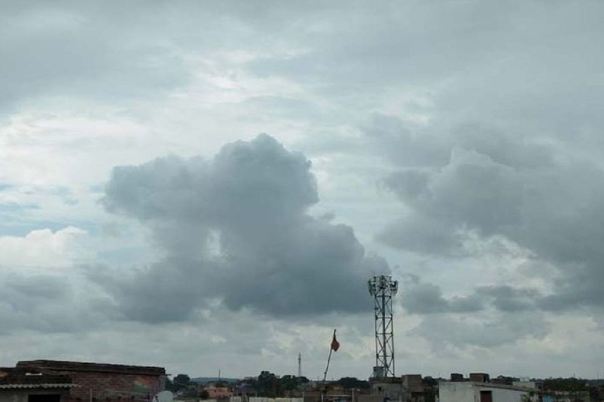 CG Weather News: मौसम पर बड़ा अपडेट! आज से छाए रहेंगे बादल, इन इलाकों में हो
सकती है बारिश