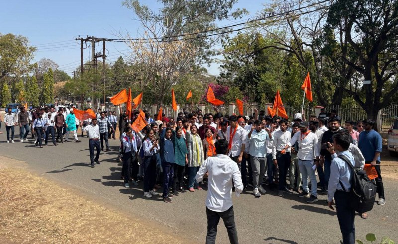 विभिन्न मांगों को लेकर सौंपा ज्ञापन