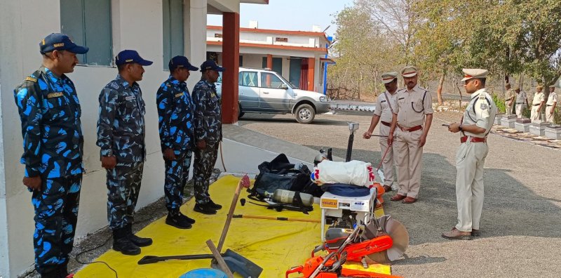 संभागीय सेनानी होमगार्ड ने डिस्ट्रिक्ट कमांडेंट कार्यालय का किया निरीक्षण