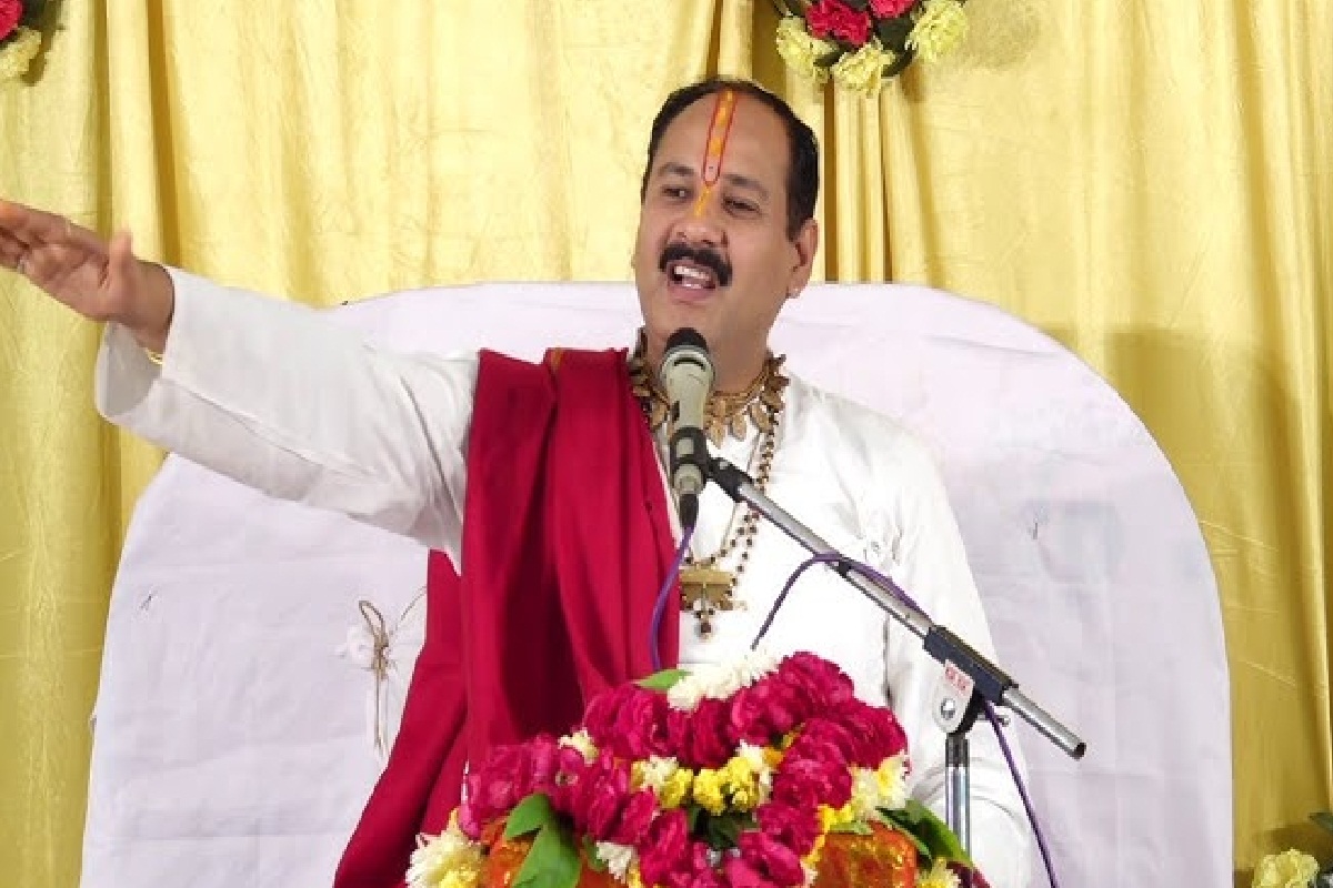 CG News: पंडित प्रदीप मिश्रा की शिव महापुराण कथा में शामिल हुए CM साय, देखें
तस्वीरें…