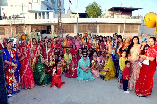 Gangaur Utsav: Gave water to Isar-Ganwar, sang songs of Gangaur