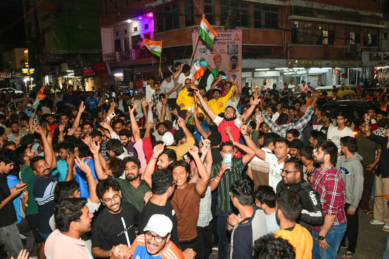 चैंपियंस ट्रॉफी की जीत का जयपुर में, देखें तस्वीरें