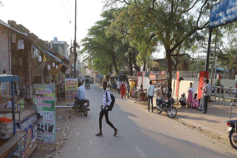 धौलपुर स्टेशन के नए रास्ते के लिए रेलवे भूमि से जल्द हटेगा अतिक्रमण Encroachment will soon be removed from railway land for the new route of Dholpur station