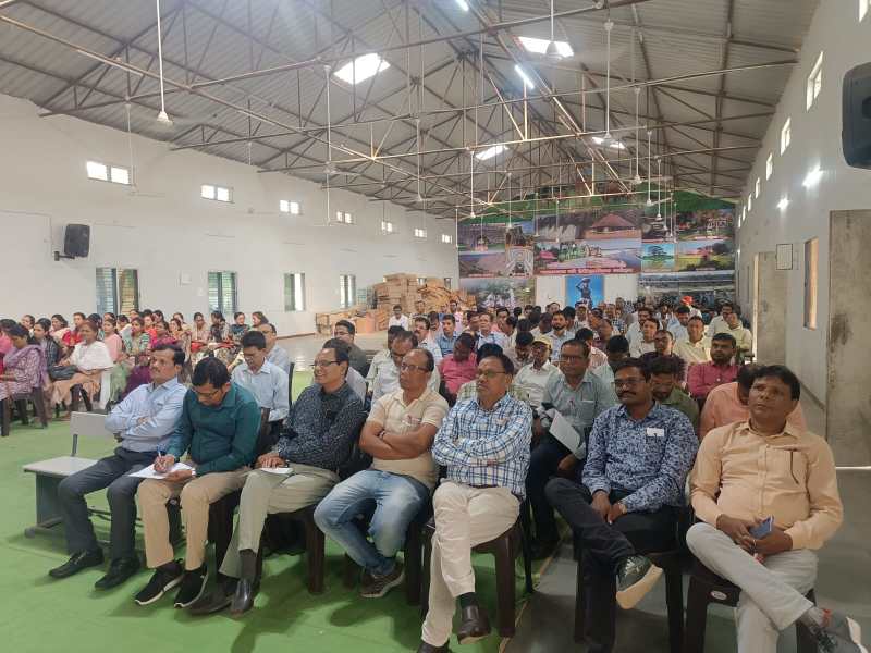 दूसरे दिन से मूल्यांकन कार्य में आई तेजी, बढ़ी मूल्यांकनकर्ताओं की संख्या दो दिनों में मूल्यांकित की गई 2950 कापियां द्वितीय चरण की कपियों के मूल्यांकन के लिए 250 शिक्षकों को दिया गया प्रशिक्षण