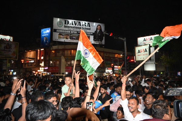 India Wins Champions Trophy: भारत की जीत का जोरदार जश्न, छत्तीसगढ़ के आसमान में दिखी रंग-बिरंगी आतिशबाजी