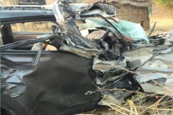 Gonda Accident: गोंडा में दर्दनाक सड़क हादसा कार और ट्रक की आमने-सामने की टक्कर,
महिला की मौत चार घायल - image